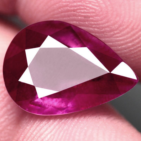 พลอยทับทิม (Ruby) 8.20 กะรัตสีชมพูอมม่วง