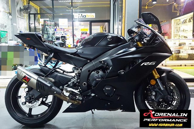 ท่อ Akrapovic GP Slip on titanium สำหรับ R6 2017 (For Exhibition only)