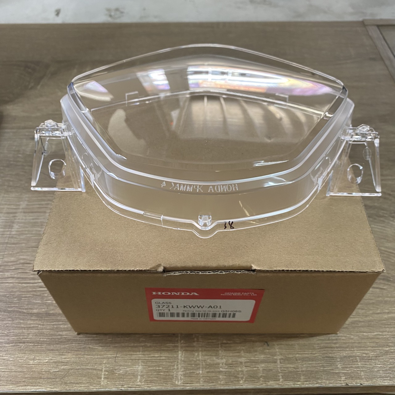 ฝาครอบมาตรวัดตอนบน สำหรับรุ่น WAVE110i อะไหล่แท้ HONDA 37211-KWW-641 ใช้แทน 37211-KWW-A01 ได้