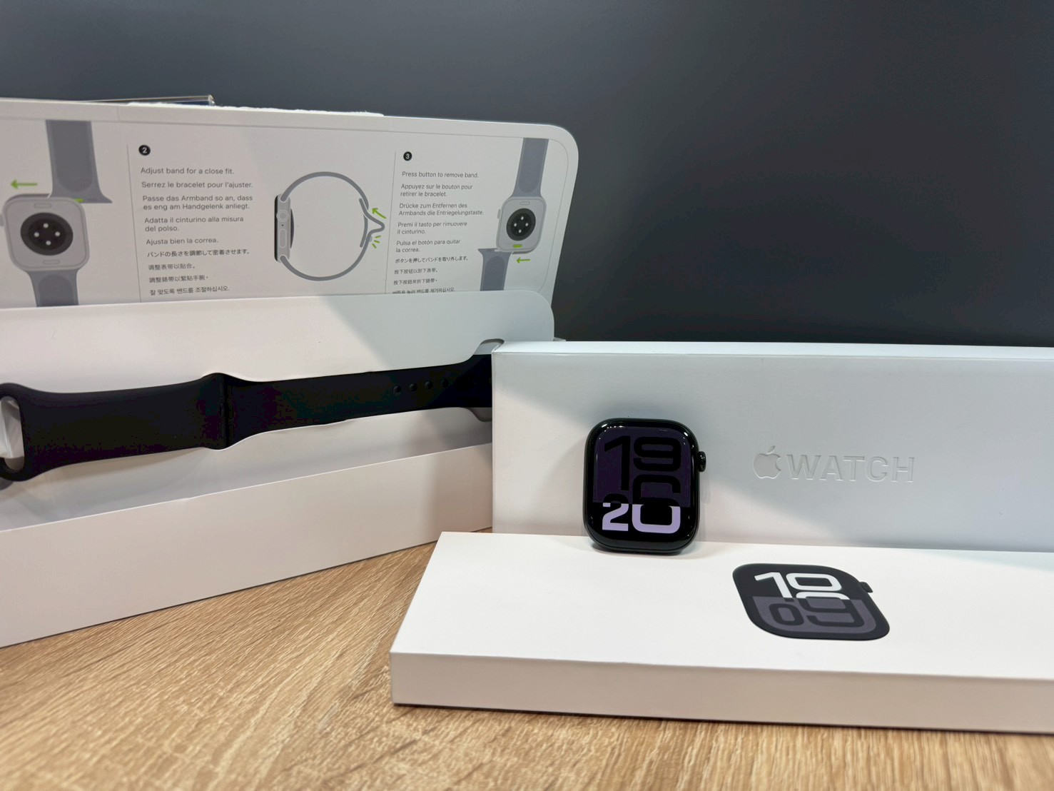 Apple Watch Sreise 10 GPS 46mm Jet Black Aluminium Case What Black Sport Band