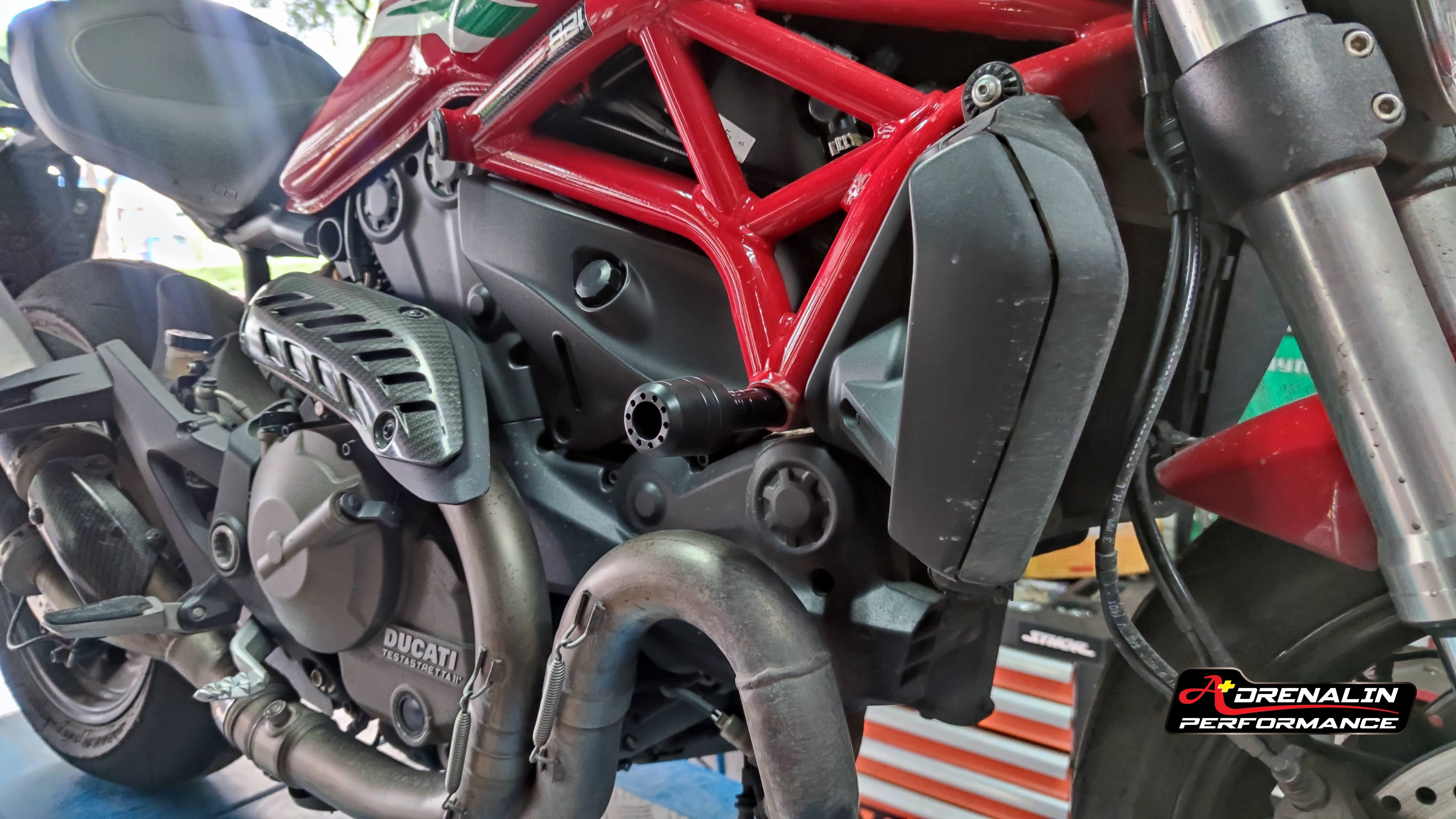 CNC Racing กันล้มกลาง (Crash protector) สำหรับ monster 821 2018+