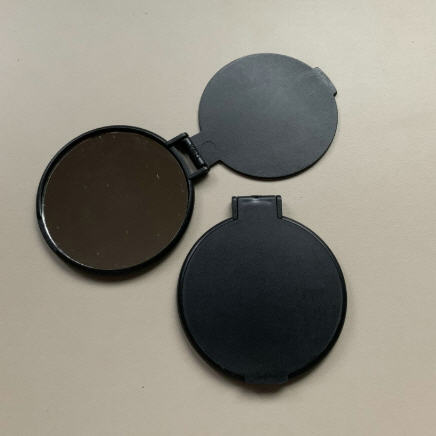 กระจกพกพา,กระจก,กระจกสกรีนโลโก้,ราคาถูก,ขั้นต่ำ5,000ชิ้น,ขนาด7.0x6.3x0.5cm