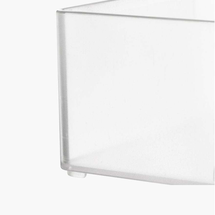 กล่องใส่หน้ากากอนามัย ตัวกล่องมีความแข็งแรงทนทาน โปร่งใส่ มีแผ่นกั้นสามารถแบ่งสัดส่วนได้ดี