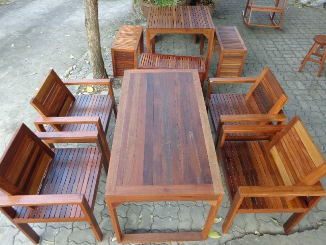 ชุดโต๊ะเก้าอี้สนามร้านอาหาร "OUTDOOR"