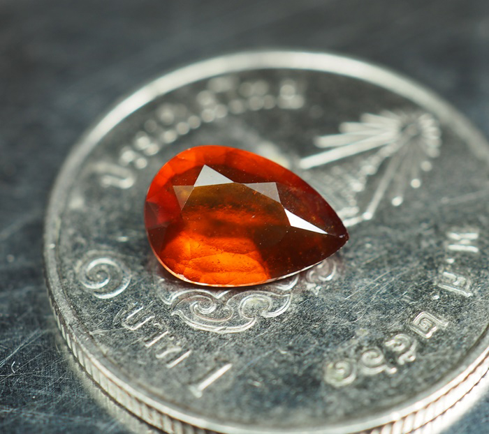 เฮสโซไนต์โกเมน (Hessonite) 0.95 กะรัต