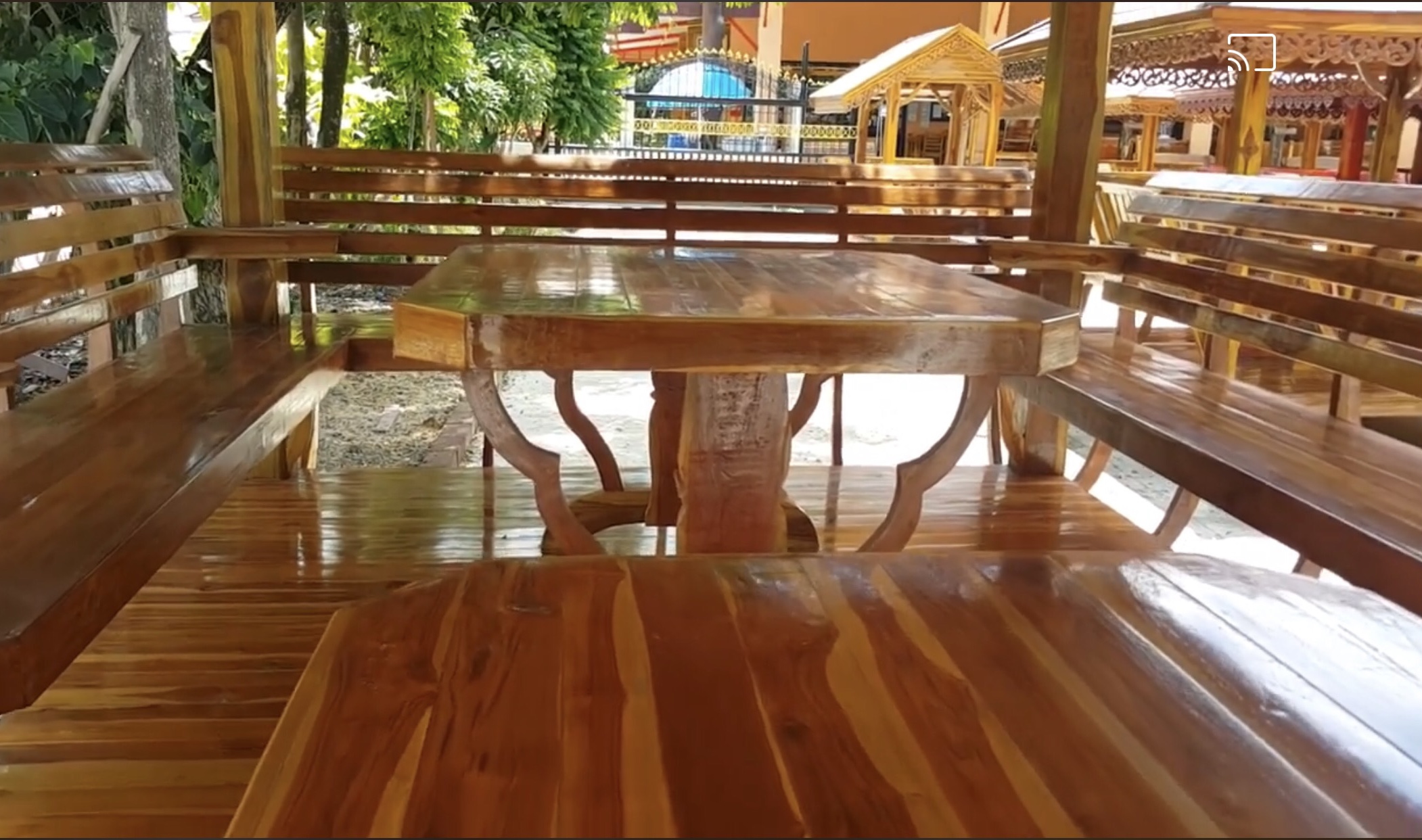 ( รหัส B1-เรียบ ) ศาลา ไม้สัก สีขาว คาตาล2ชั้น หลังนิว / ขนาด 2.00x2.00x3.00 เมตร