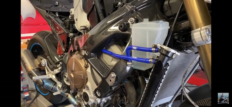 ท่อยาง Samco สำหรับ S1000RR 2020+