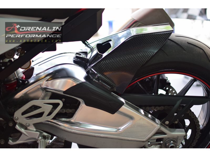 Carbon World บังโคลนหลังคาร์บอน (Rear hugger) สำหรับ S1000RR 2015