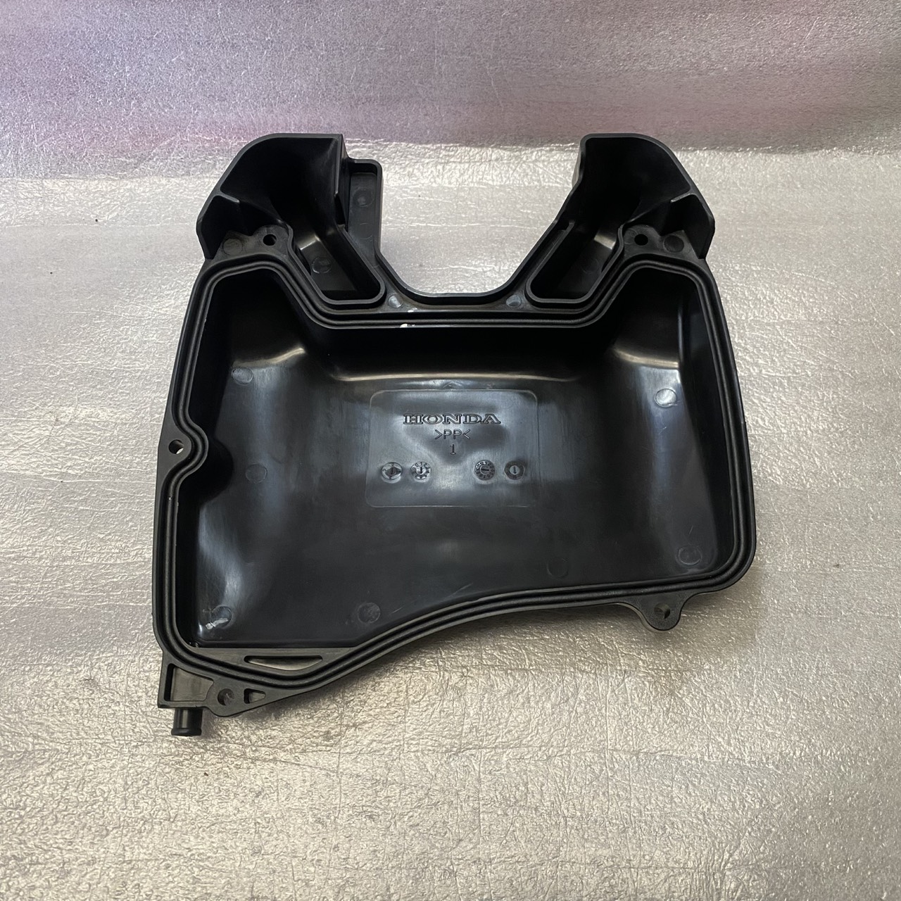 17235-KWB-600 ชุดฝาครอบเรือนไส้กรองอากาศ WAVE110i 2009 รุ่นเก่า อะไหล่แท้ HONDA