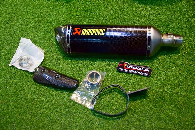 ท่อ Akrapovic Slip-On ( CARBON ) สำหรับ GSX-R1000 2017+ (For Exhibition only)