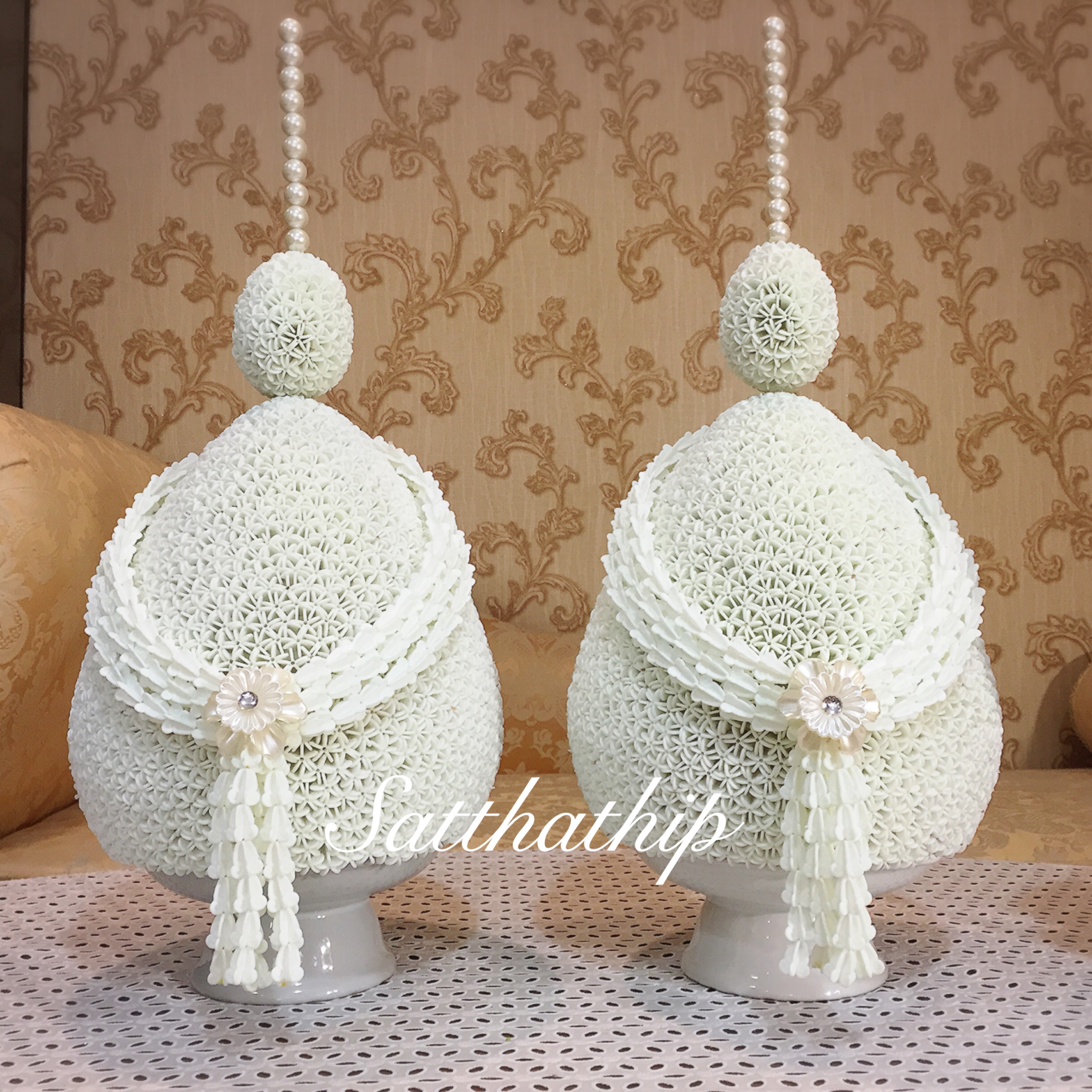 พานพุ่ม - พานพุ่มสักการะ - พานพุ่มดอกรัก - พานพุ่มดอกรักประดิษฐ์ (พลาสติก) - พานพุ่มสีขาว - Panpum