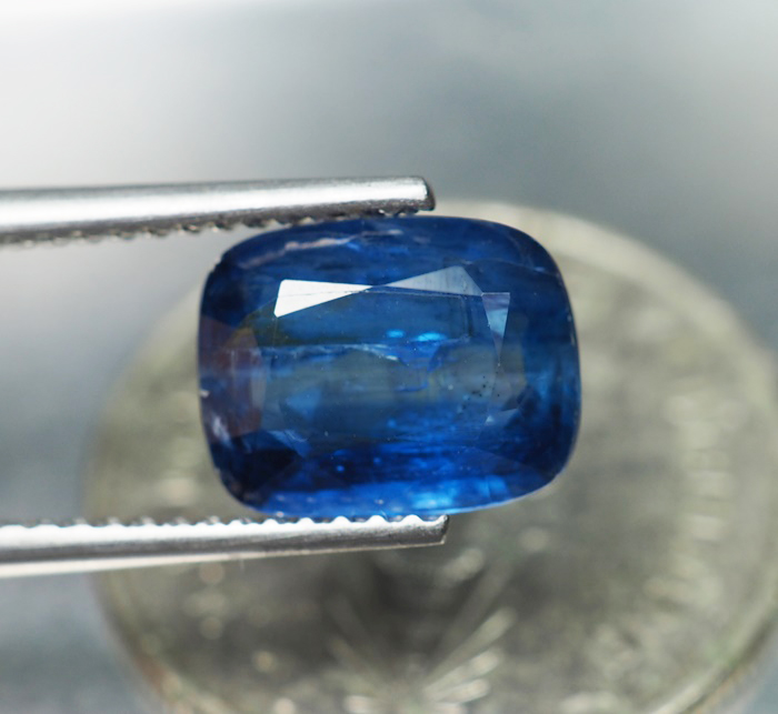 พลอยแท้ไคยาไนท์ (Kyanite) 2.21 กะรัต