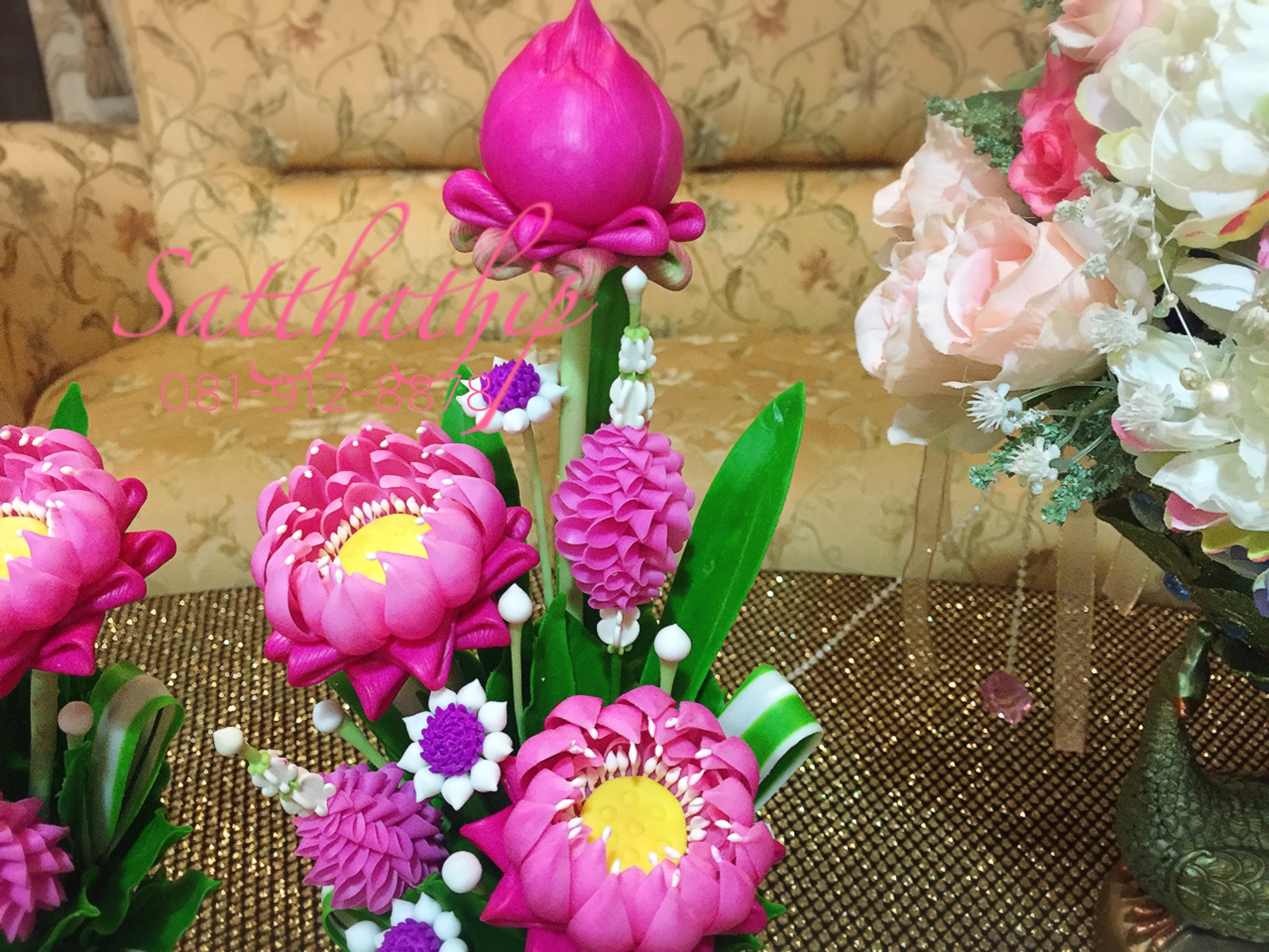 แจกันดอกบัว - ดอกบัวประดิษฐ์ - แจกันดอกบัวพับสีชมพูอมม่วง (ข้างละ 3 ดอก) ประดิษฐ์จากดิน - แจกันดอกบัวประดิษฐ์ - Lotus Flower