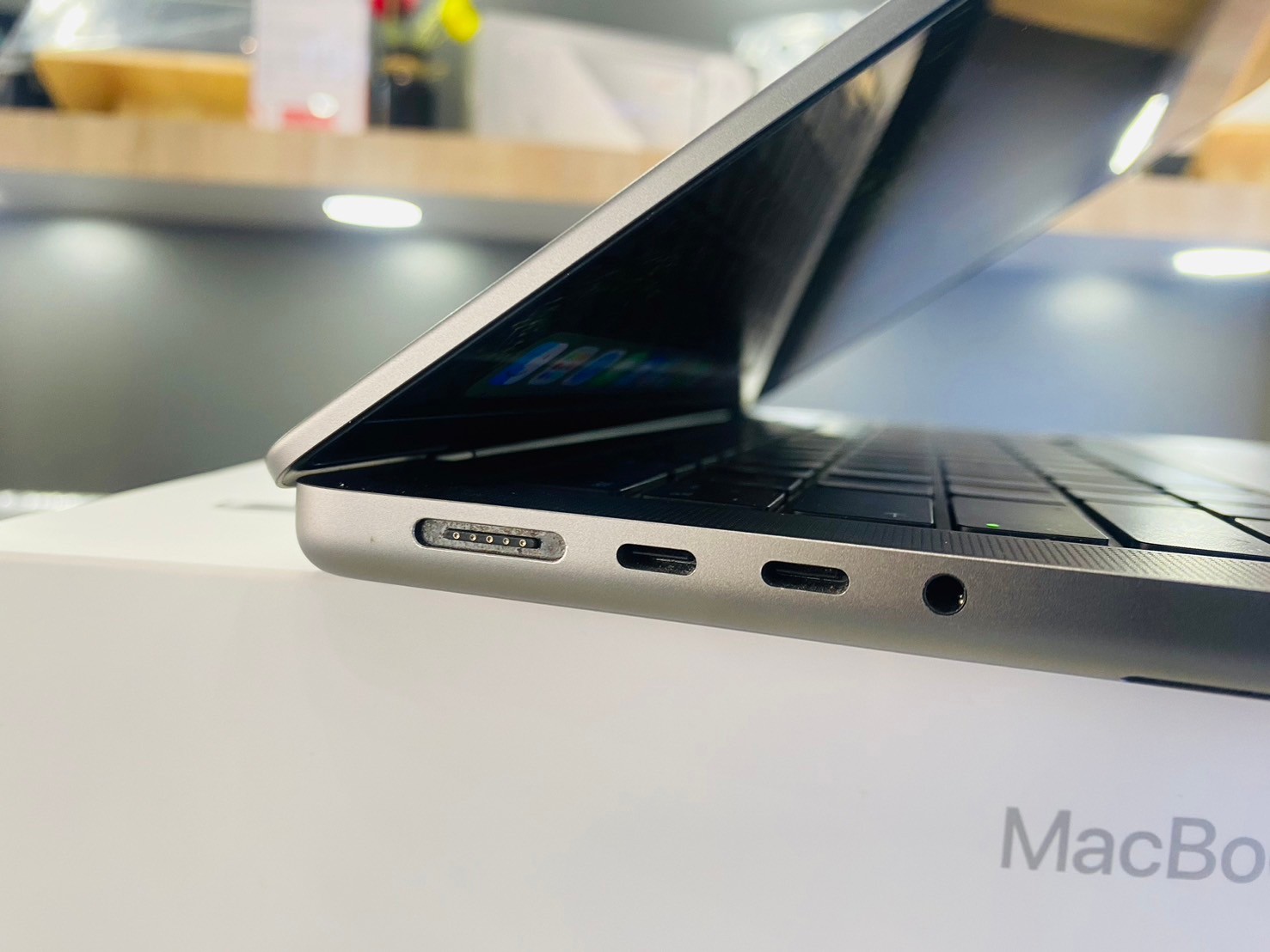 MacBook Pro 14-inch M2 Pro 16GB/512GB สี Space Gray (ปี 2023)