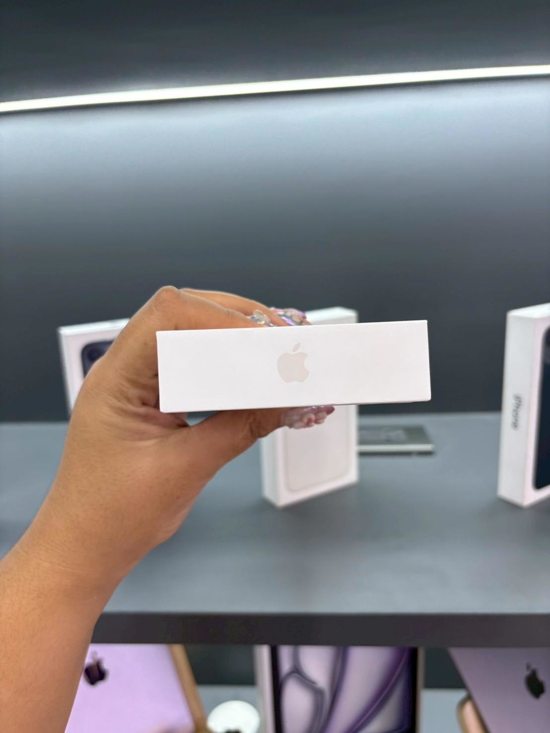 iPhone 13 128GB สี Starlight