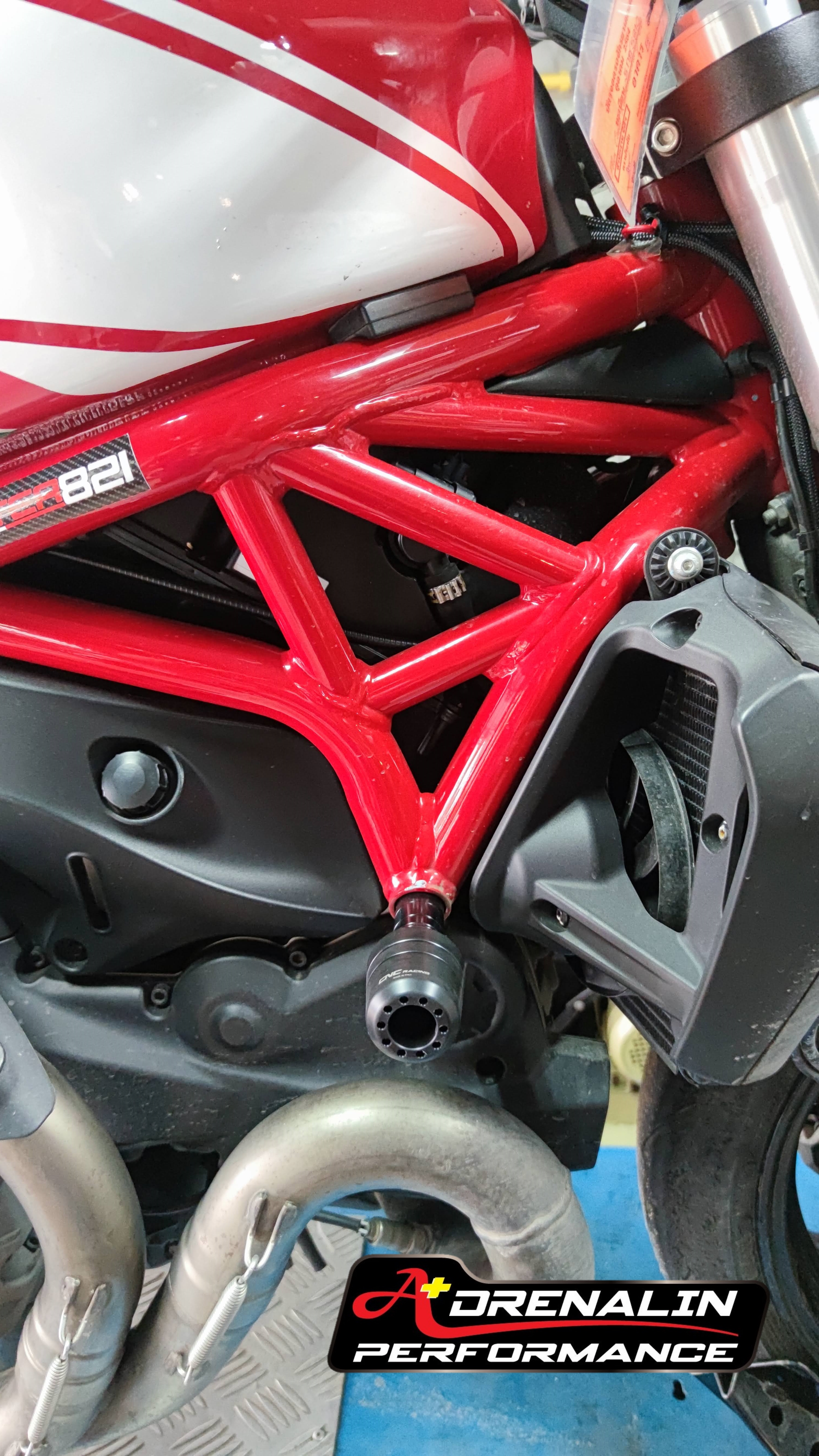 CNC Racing กันล้มกลาง (Crash protector) สำหรับ monster 821 2018+