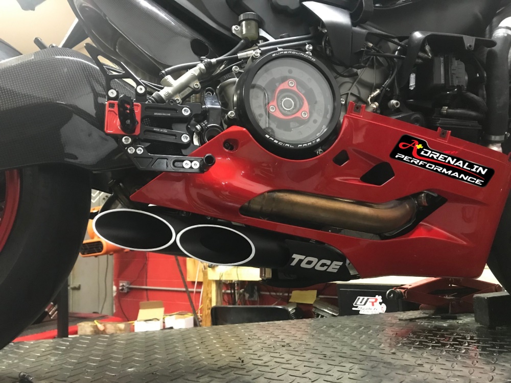 ท่อ Toce performance slip on สำหรับ Panigale 899 , 1199 (For Exhibition only)
