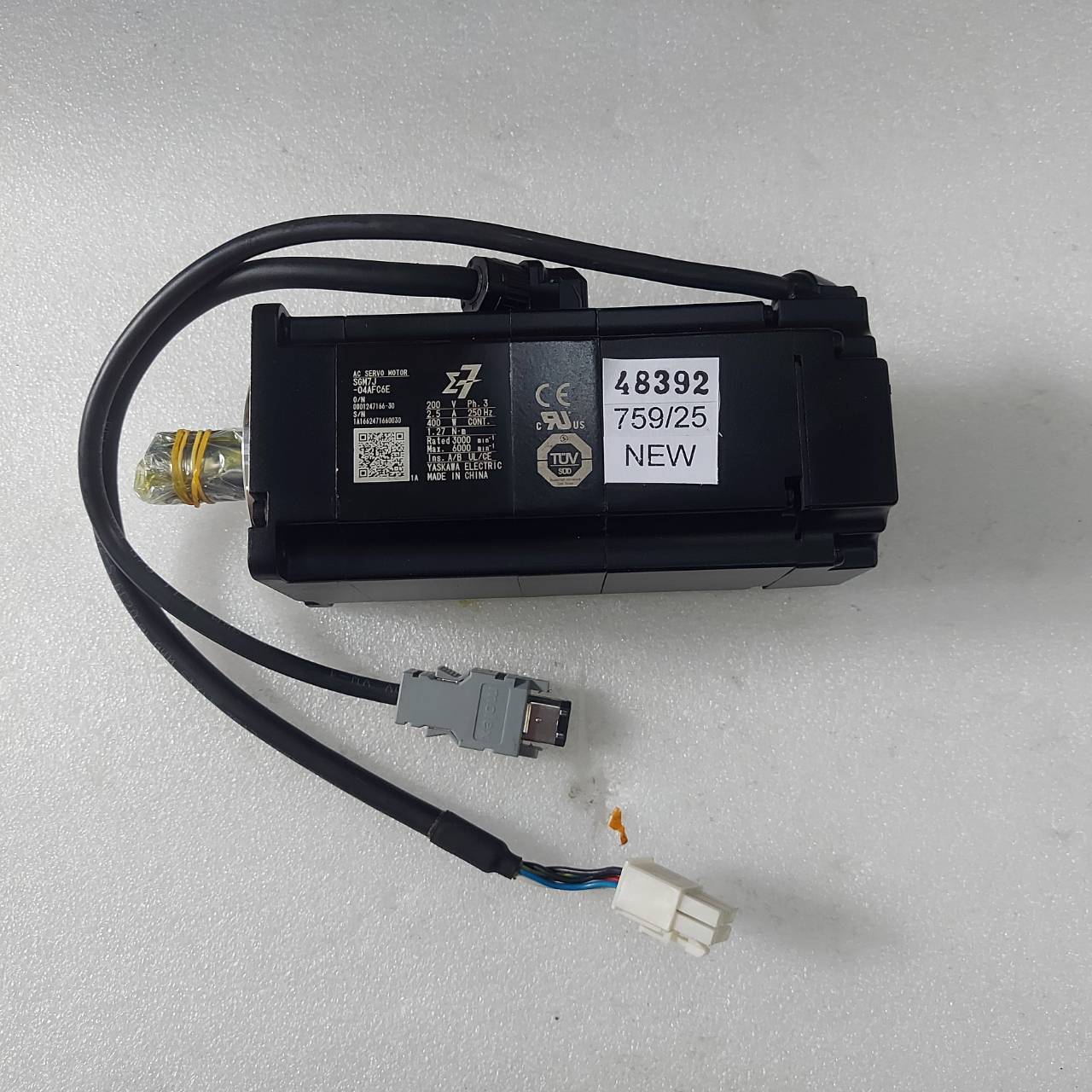 SGM7J-04AFC6E YASKAWA SERVO MOTOR