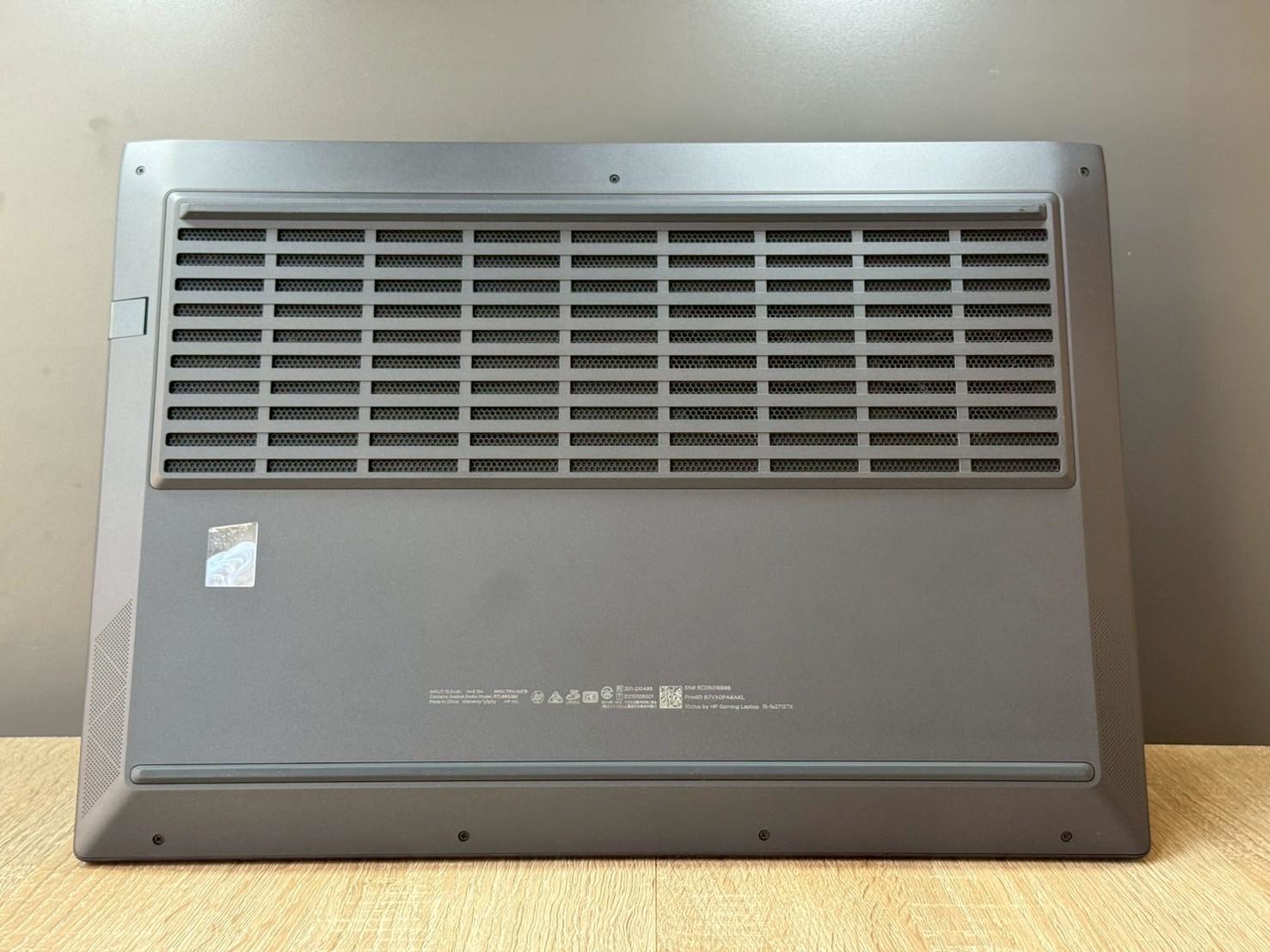 HP VICTUS 15-FA2713TX (MICA SILVER)