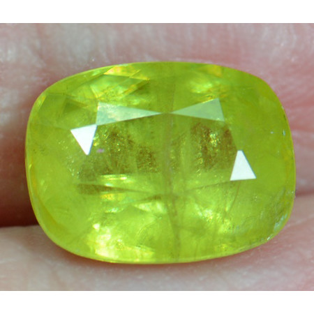 พลอยแท้สฟีน (Sphene) 4.52 กะรัต