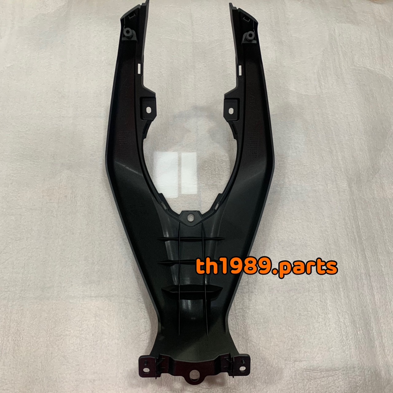 B48-F41B1-00-P1 ฝาครอบถังน้ำมันสีดำด้าน (0582, MBL2) M-SLAZ อะไหล่แท้ YAMAHA