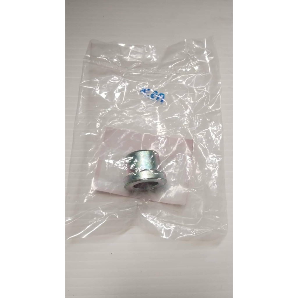 42311-KWN-900 ปลอกรองข้างล้อหลัง PCX150 2012-2016 , CLICK125I 2012-2020 อะไหล่แท้ HONDA