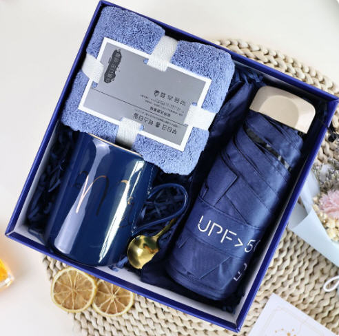 ชุดของขวัญปีใหม่,ชุดแก้วเซรามิค+ผ้าขนหนู+ร่ม