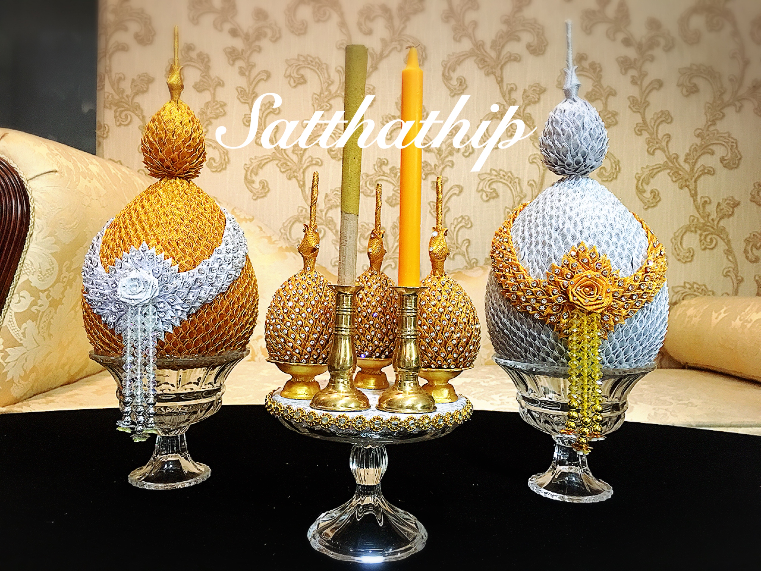 ชุดพานพุ่ม พร้อมพานเครื่องทองน้อย ผ้าตาดประดับคริสตัล