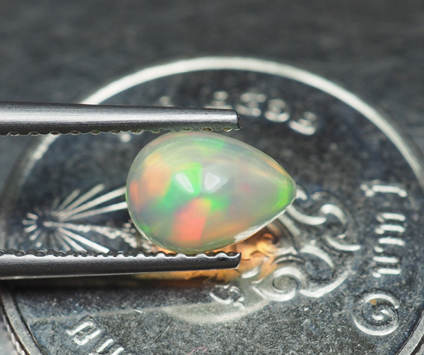 โอปอหลากสี (Multi Opal) 0.50 กะรัต