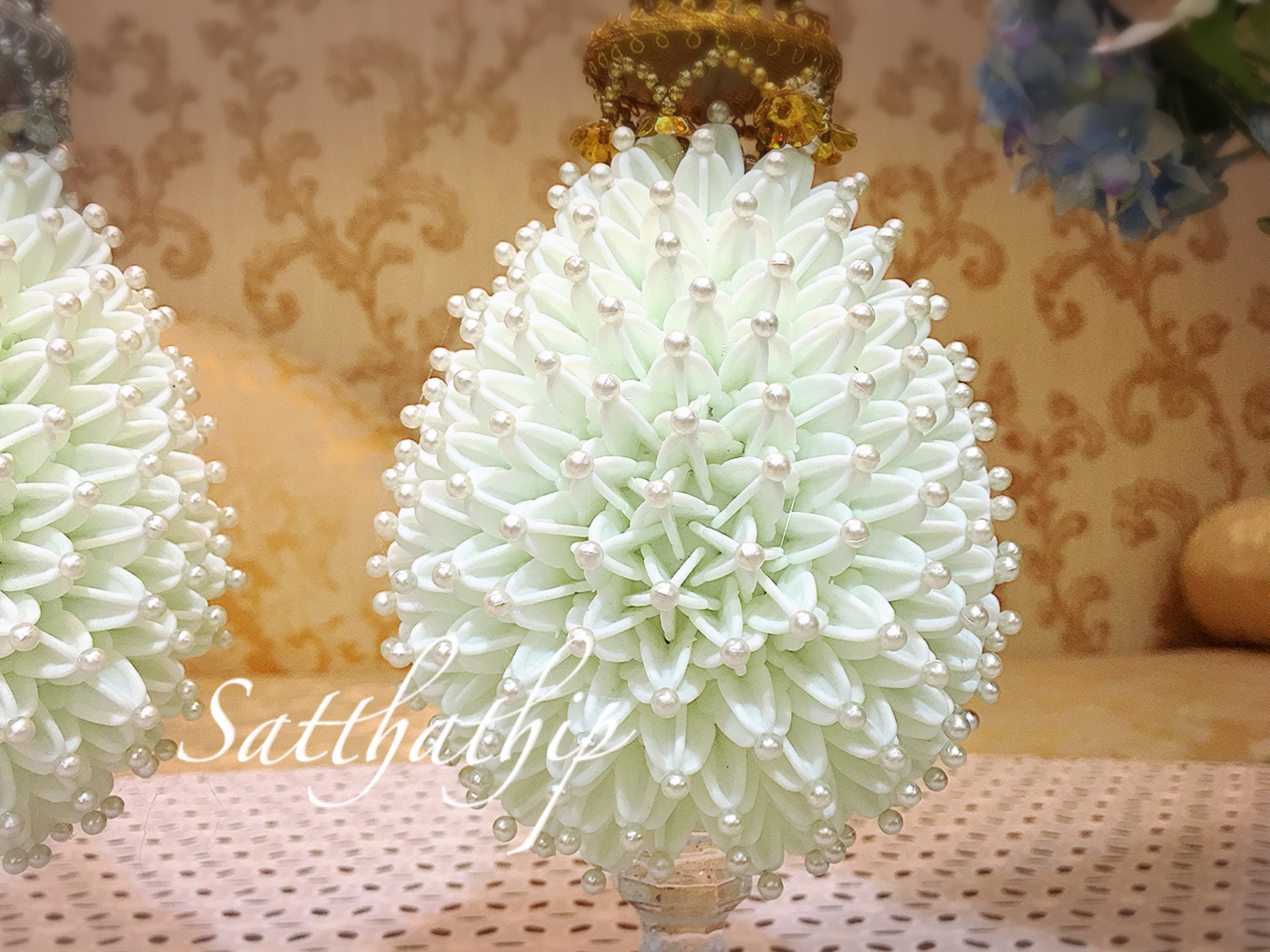 พานพุ่ม - พานพุ่มสักการะ - พานพุ่มดอกรัก - พานพุ่มดอกรักประดิษฐ์ (พลาสติก) - พานพุ่มสีขาว - Panpum