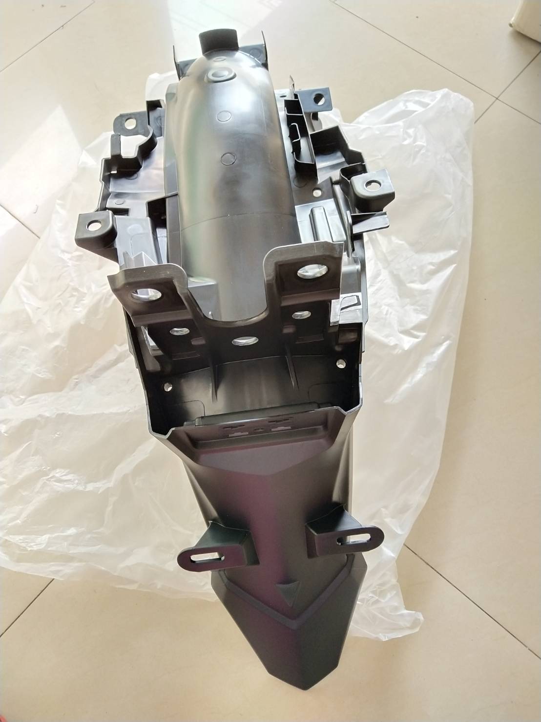 บังโคลนหลังสีดำ FINN รหัสเก่า B6F-F1611-00 อะไหล่แท้ YAMAHA B6F-F1611-01 , B6F-F1611-02 บังโคลนหลังฟิน