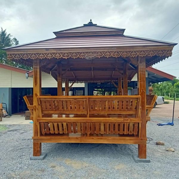 ( รหัส.C3-M รั้วรอบ ) ศาลาไม้สัก สีเงา หลังคาสีน้ำตาล / ขนาด 2.50x4.00x3.00 เมตร