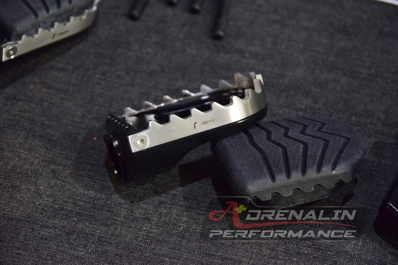 Rizoma พักเท้าคนขี่ สำหรับ X-ADV750 2021+