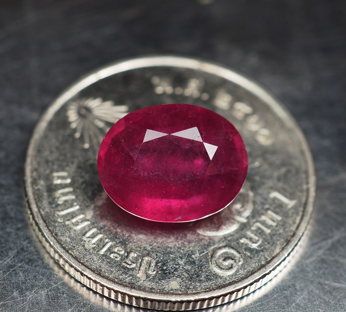 พลอยทับทิม (Ruby) 3.10 กะรัตสีแดงอมม่วงสวย
