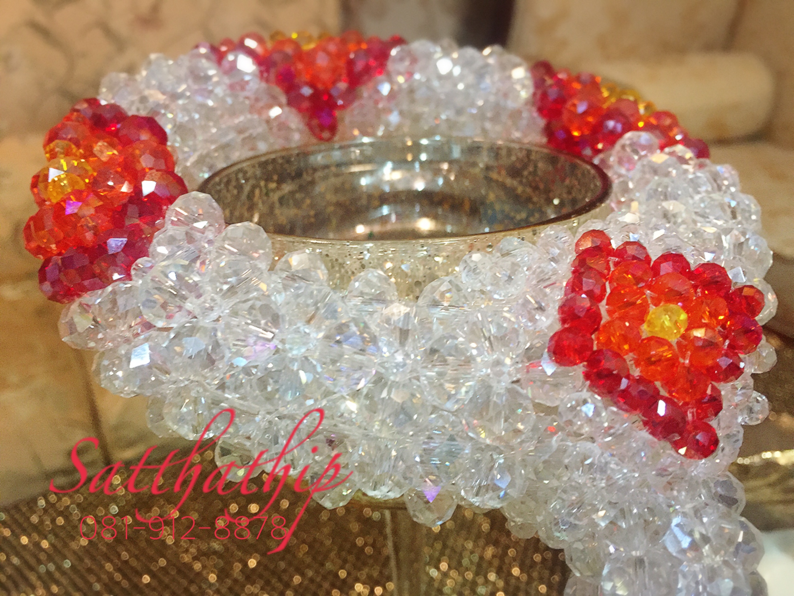 พวงมาลัยคริสตัล สีโทนแดง - Crystal Garland