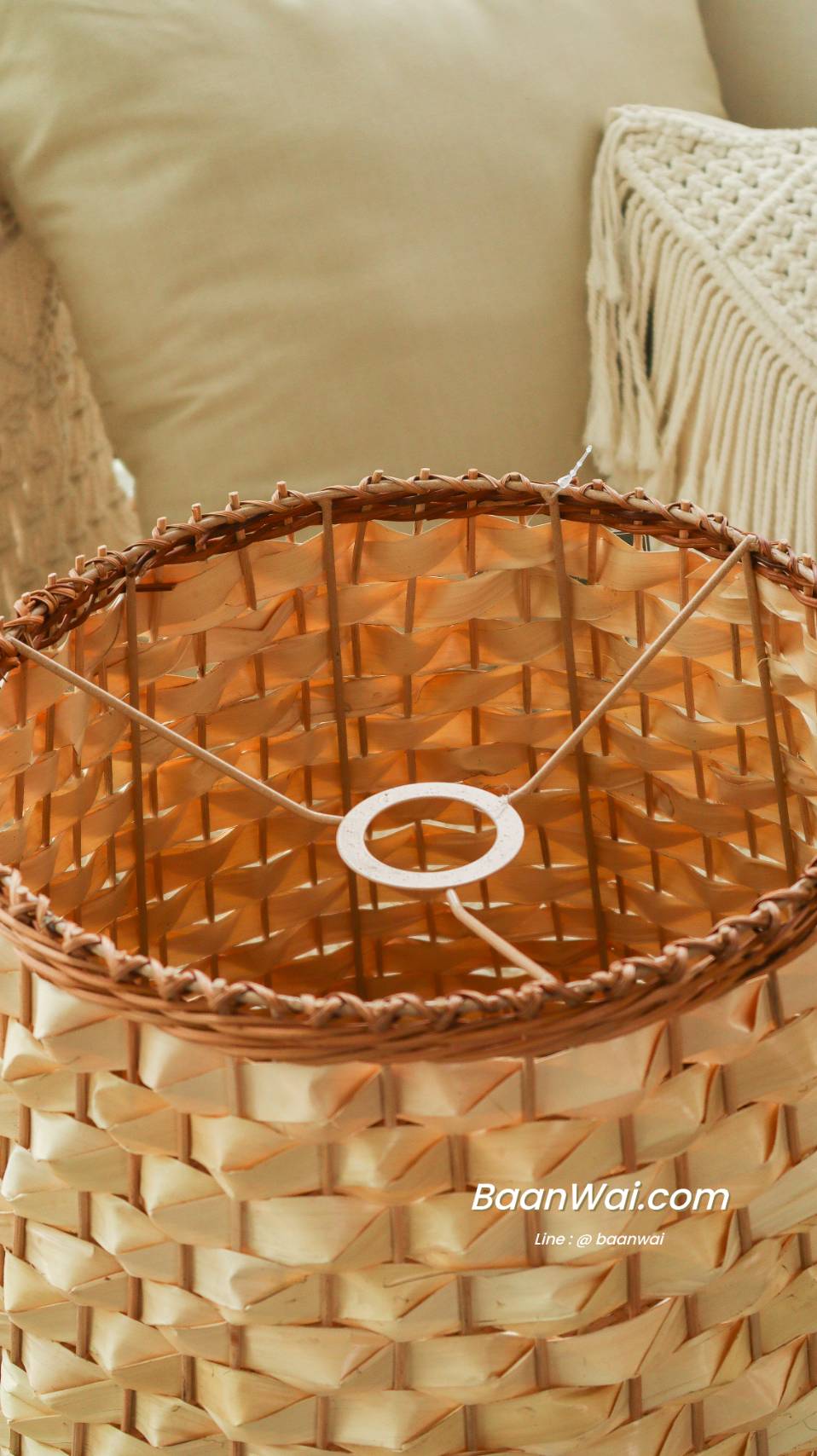 โคมไฟสานใบลาน ขนาด 40 * 30 cm