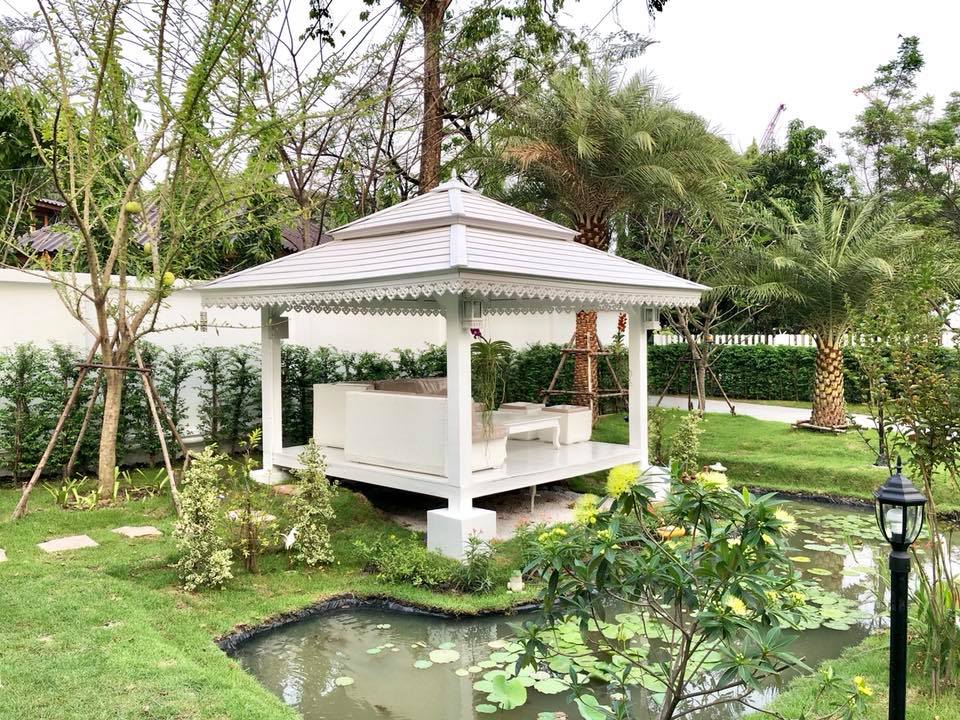 (รหัส DT1-3x3 ขาว)ศาลา ไม้สัก แหย่ง สีขาว เสาเหลี่ยมตรง คาขาว2ชั่้น / ขนาด 3x3x3 เมตร.