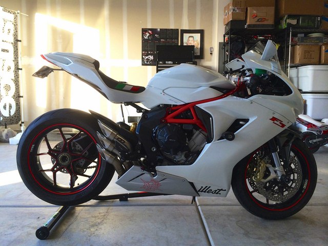 ท่อ QD Exhaust Slip-On สำหรับ MV Agusta F3 675/800 (For Exhibition only)