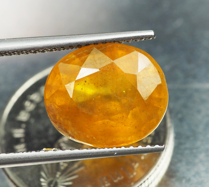 บุษราคัมอัฟริกาสีเหลือง (Sapphire) 8.50 กะรัต