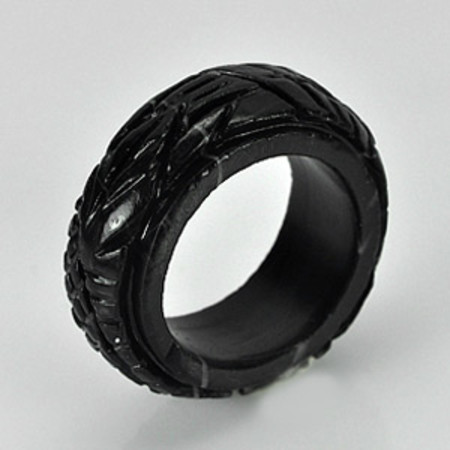 แหวนหยกสีเขียวเข้มถึงดำลายมังกร 59 กะรัต
