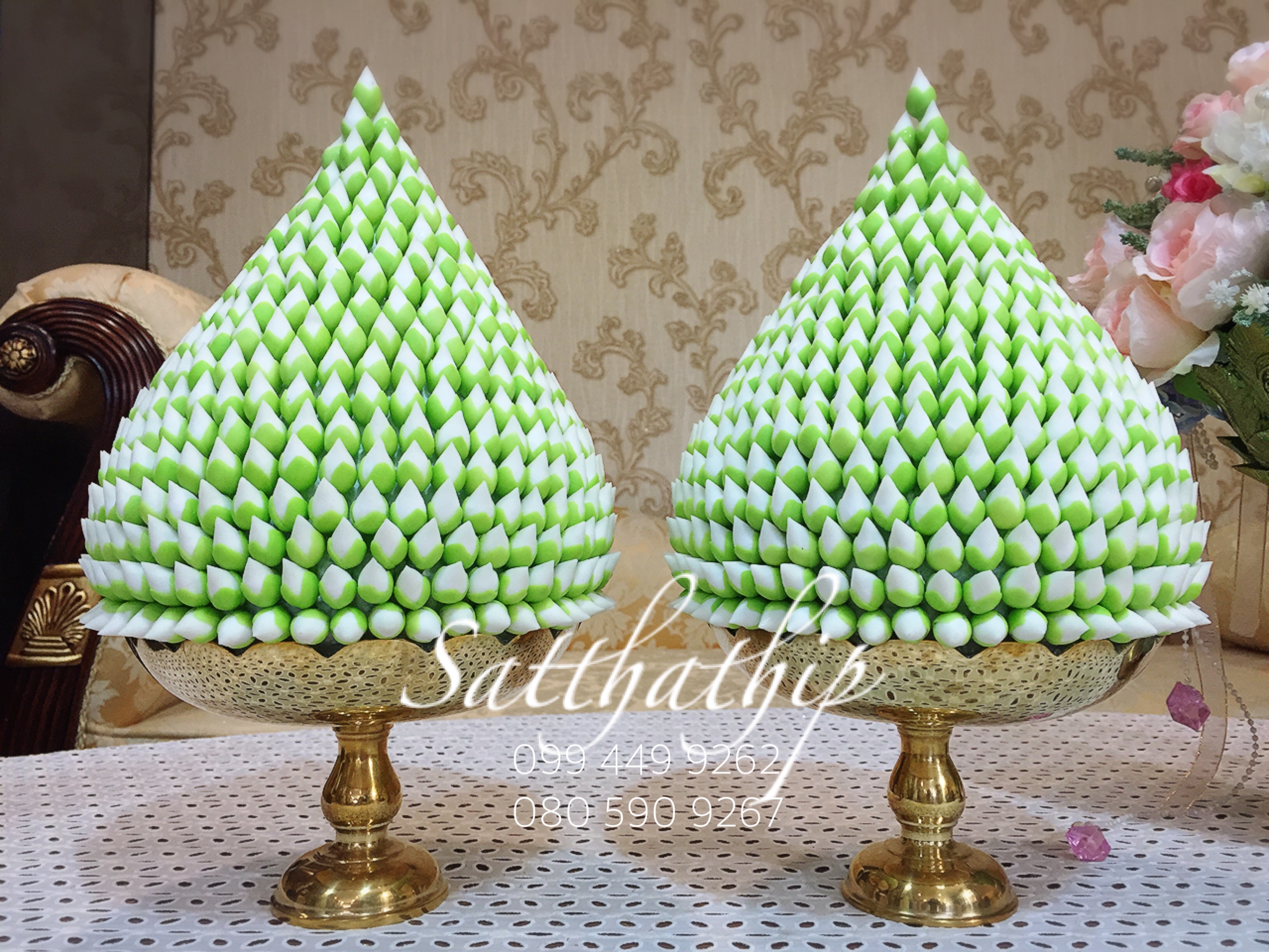 พานพุ่มดอกบัวประดิษฐ์ [8 นิ้ว 6,000 บาท/คู่]