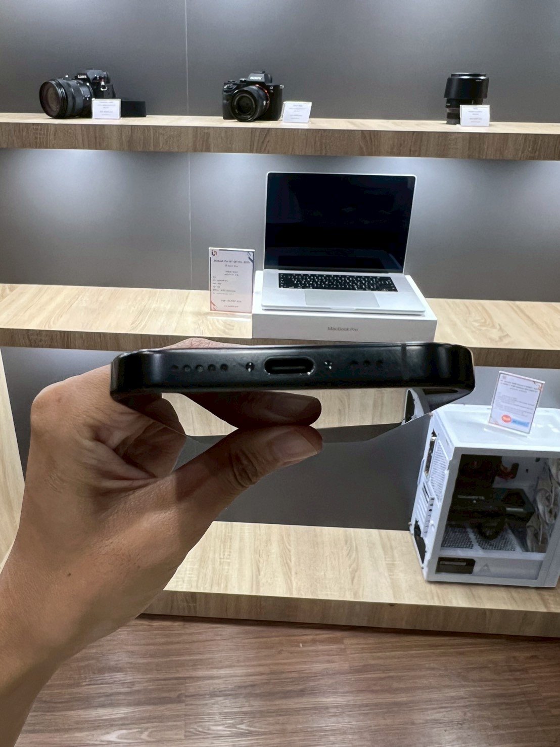 iPhone 16 Pro 128GB Black Titanium