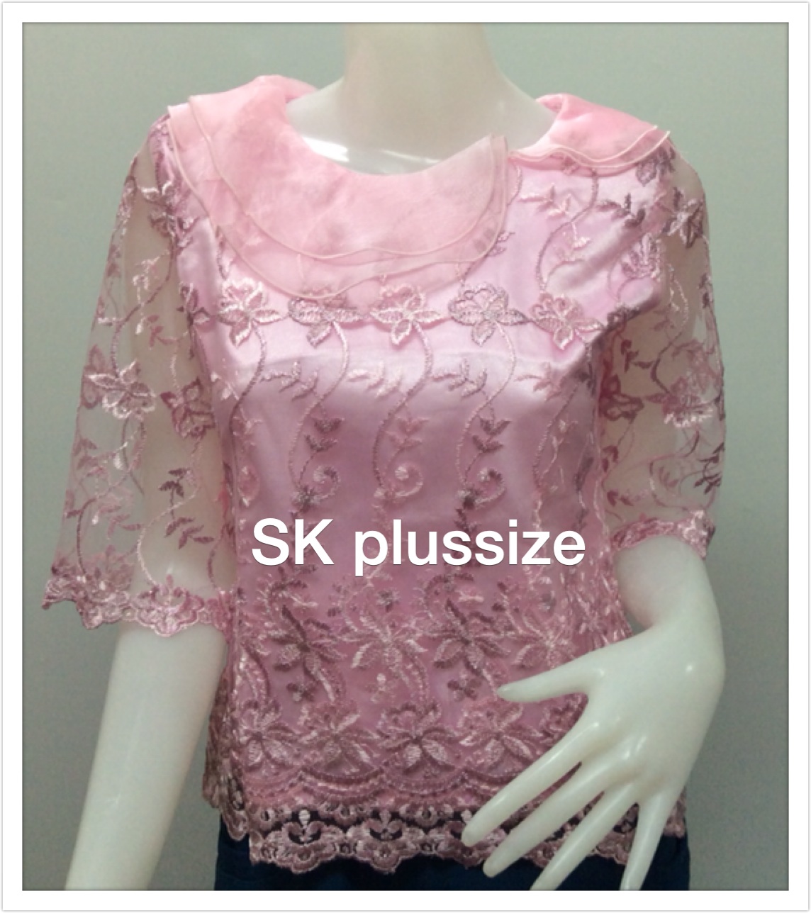 เสื้อลูกไม้บุหงา ปกผ้าแก้วซ้อน สีชมพูอ่อน รอบอก 36 นิ้ว
