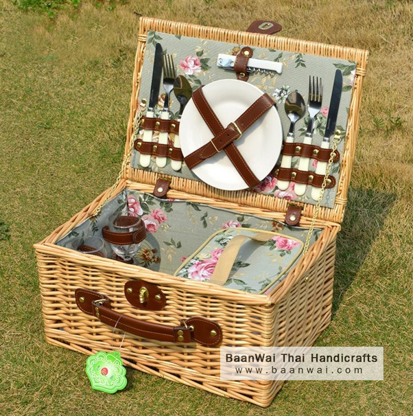 ตะกร้าปิคนิค พร้อมชุดครัว สำหรับ 2 ท่าน