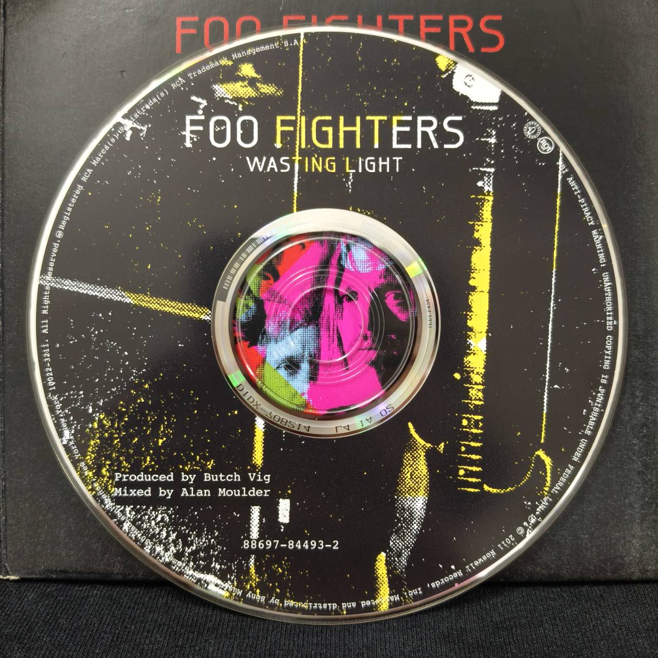 Foo Fighters – Wasting Light / USA / กล่องกระดาษมีตำหนิฉีก / แผ่นดี