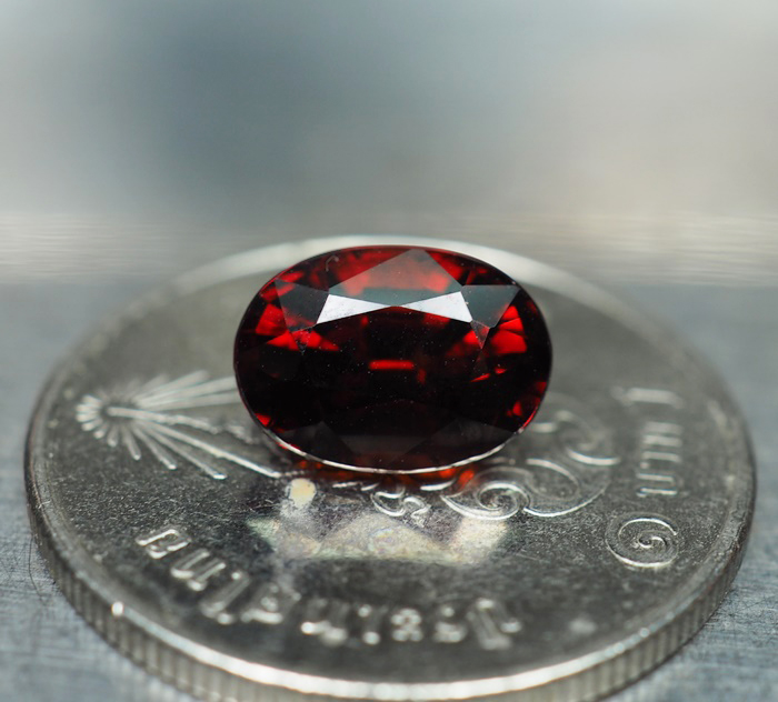พลอยโกเมน (Garnet) 2.25 กะรัต