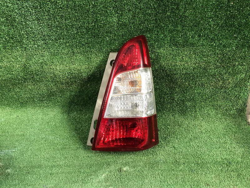 ไฟท้าย R มีตำหนิ Toyota Innova 2012-2015