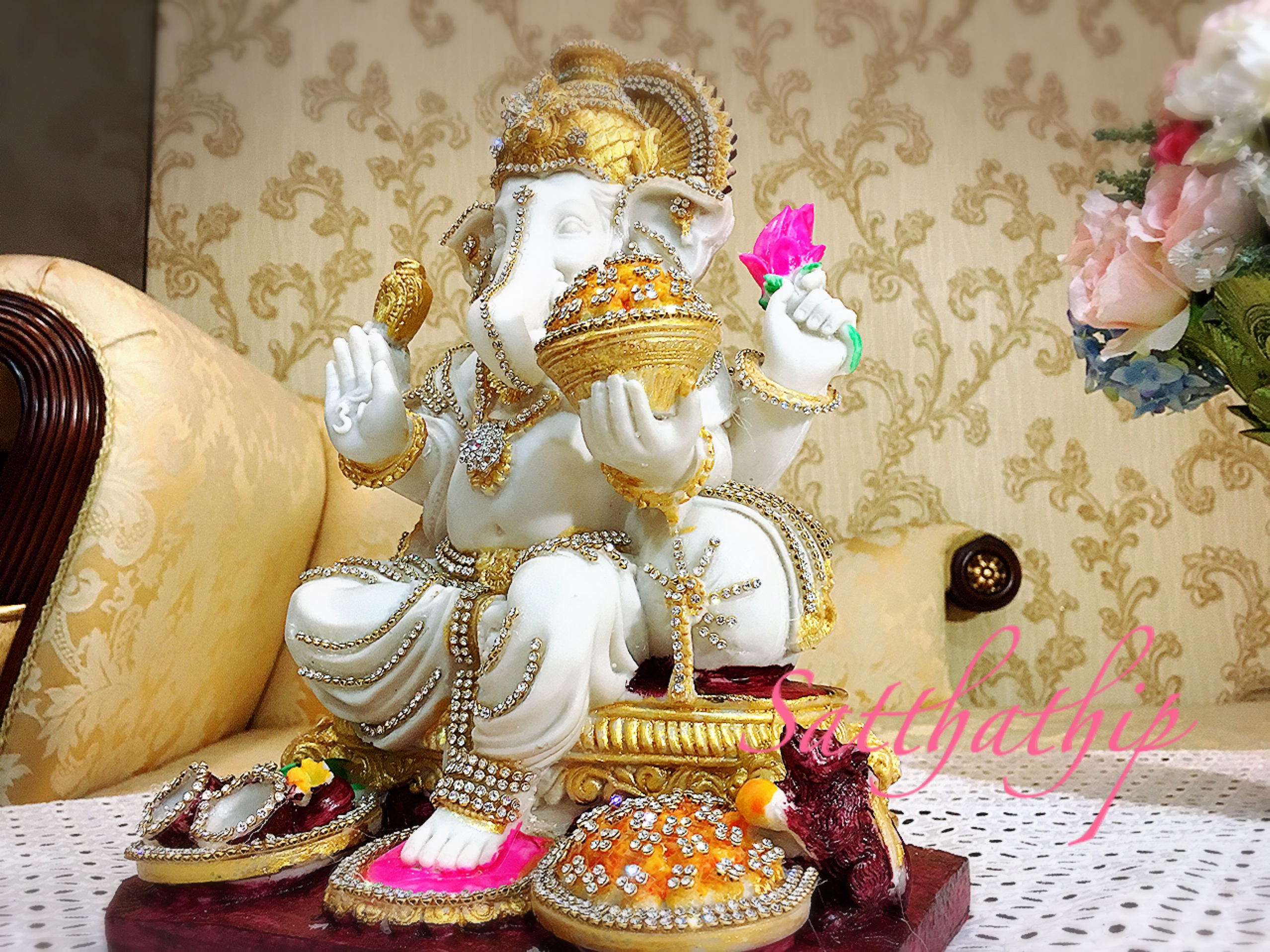 พระพิฆเนศ ปางประทานพร (เรซิ่น แต่งองค์) - Ganesha: Lord of Success