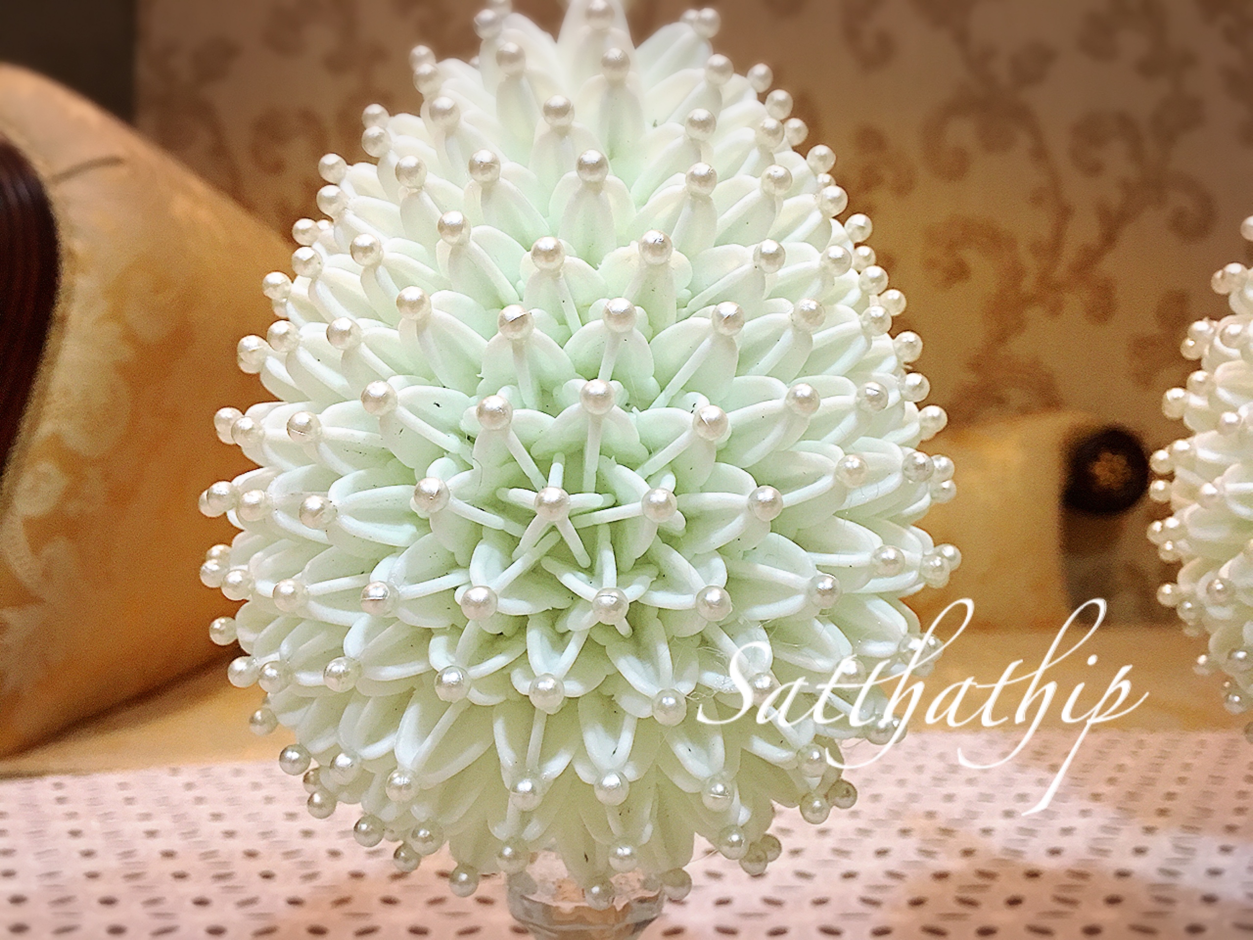 พานพุ่ม - พานพุ่มสักการะ - พานพุ่มดอกรัก - พานพุ่มดอกรักประดิษฐ์ (พลาสติก) - พานพุ่มสีขาว - Panpum