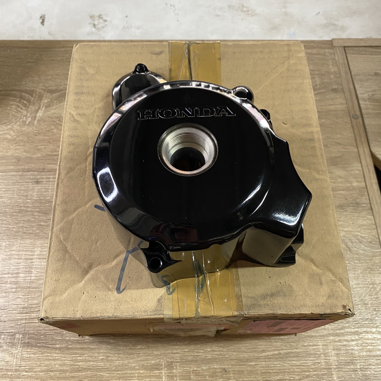 11341-KRS-600 ฝาครอบแคร้งเครื่องด้านซ้าย WAVE100S 2005 อะไหล่แท้ HONDA